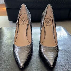 Vince Camuto Gray  heels shoes . Size 7.
